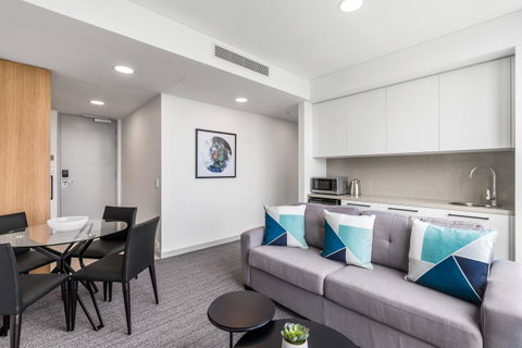 Essence Suites Taringa - Australia Accommodation 36