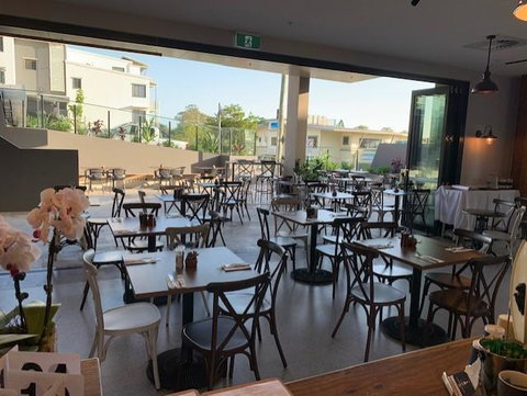 Essence Suites Taringa - Australia Accommodation 6