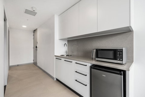 Essence Suites Taringa - Australia Accommodation 35