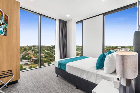 Essence Suites Taringa - Australia Accommodation 4