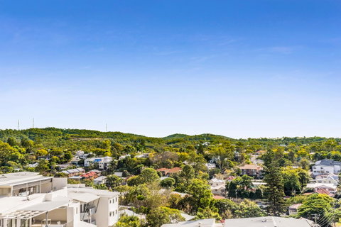 Essence Suites Taringa - Australia Accommodation 37