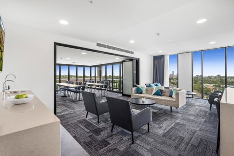 Essence Suites Taringa - Australia Accommodation 2