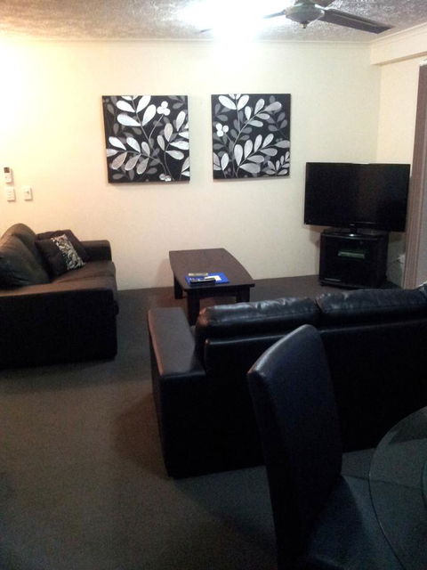 Champelli Palms Apartments - Australia Accommodation 14