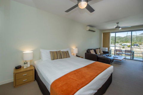 Absolute Waterfront Magnetic Island - Australia Accommodation 24