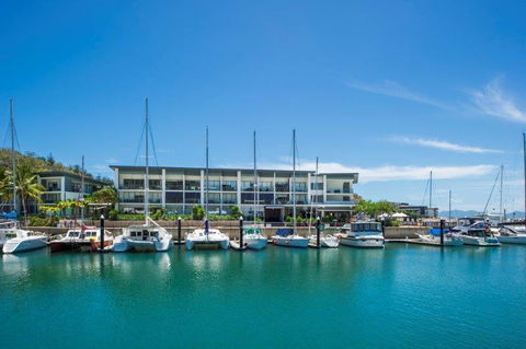 Absolute Waterfront Magnetic Island - Australia Accommodation 14