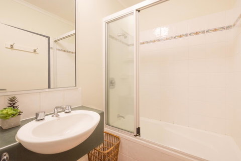 Coral Tree Inn - Australia Accommodation 41