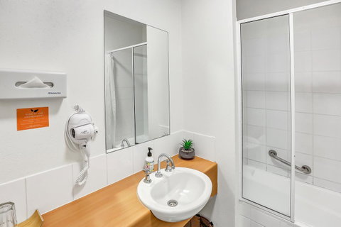 Coral Tree Inn - Australia Accommodation 33