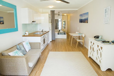 Amaroo At Trinity - Australia Accommodation 23