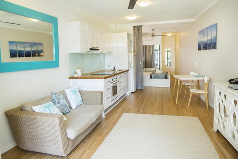 Amaroo At Trinity - Australia Accommodation 22