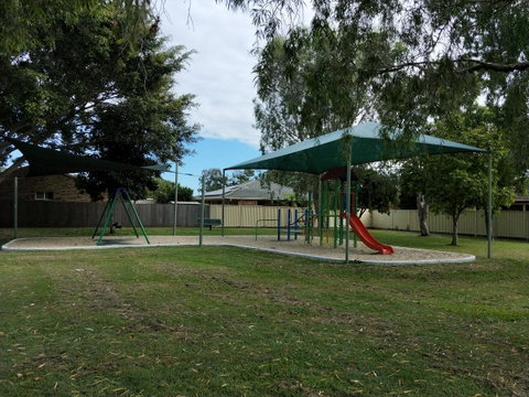 Waterfront Theme Park Getaway - Australia Accommodation 27