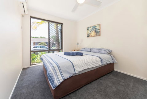 Waterfront Theme Park Getaway - Australia Accommodation 10