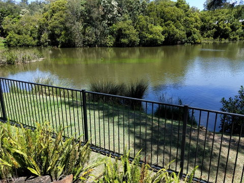 Waterfront Theme Park Getaway - Australia Accommodation 22