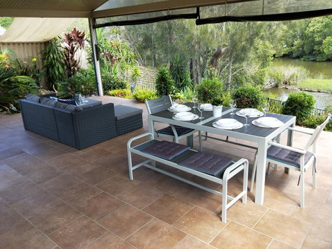 Waterfront Theme Park Getaway - Australia Accommodation 14