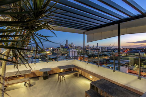 Code Apartments - Australia Accommodation 2