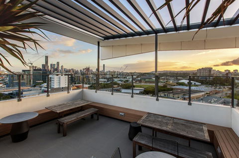 Code Apartments - Australia Accommodation 16