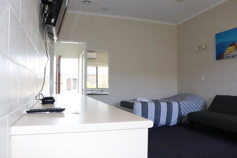 YAL Cairns - A Motel That Makes A Difference - Australia Accommodation 8
