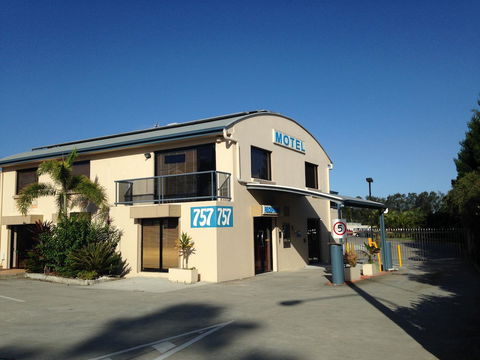 Novena Palms Motel - Australia Accommodation 4