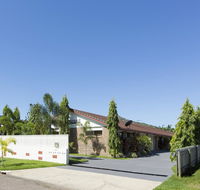 Marcol Place Holiday Apartments - Australia Accommodation