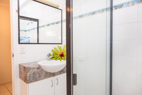 Cylinder Beach Mooloomba Unit 3 - Australia Accommodation 11