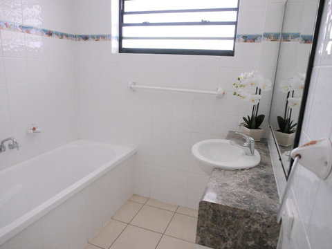 Cylinder Beach Mooloomba Unit 3 - Australia Accommodation 10