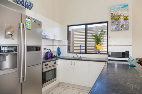 Cylinder Beach Mooloomba Unit 3 - Australia Accommodation 6