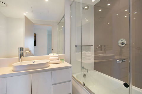 Number 1 H Residences - WiFi, Parking & More By Gold Coast Holidays - Australia Accommodation 3