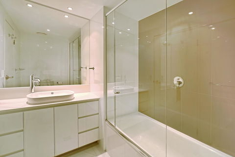 Number 1 H Residences - WiFi, Parking & More By Gold Coast Holidays - Australia Accommodation 13
