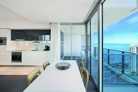 Number 1 H Residences - WiFi, Parking & More By Gold Coast Holidays - Australia Accommodation 19