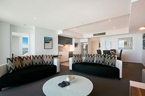 Number 1 H Residences - WiFi, Parking & More By Gold Coast Holidays - Australia Accommodation 11