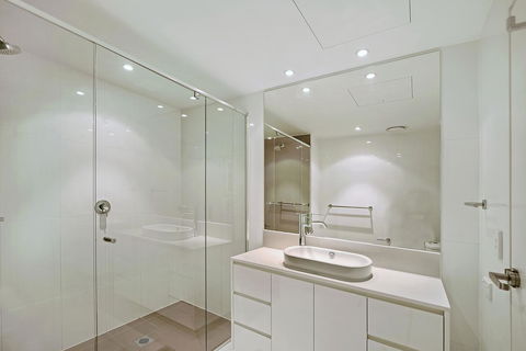 Number 1 H Residences - WiFi, Parking & More By Gold Coast Holidays - Australia Accommodation 12