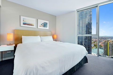 Number 1 H Residences - WiFi, Parking & More By Gold Coast Holidays - Australia Accommodation 32