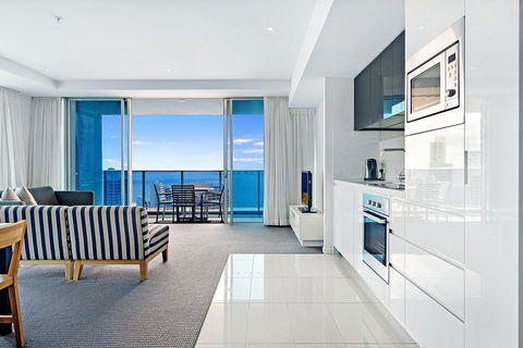 Number 1 H Residences - WiFi, Parking & More By Gold Coast Holidays - Australia Accommodation 37