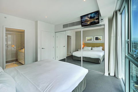 Number 1 H Residences - WiFi, Parking & More By Gold Coast Holidays - Australia Accommodation 14