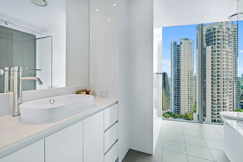 Number 1 H Residences - WiFi, Parking & More By Gold Coast Holidays - Australia Accommodation 29