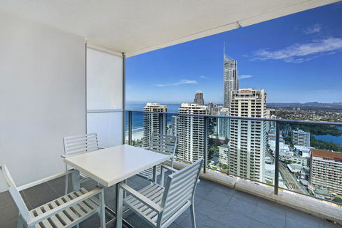 Number 1 H Residences - WiFi, Parking & More By Gold Coast Holidays - Australia Accommodation 21
