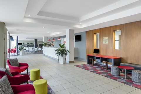 Mercure Brisbane Garden City - Australia Accommodation 9