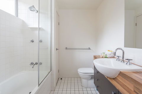 Oxygen Apartments - Australia Accommodation 24