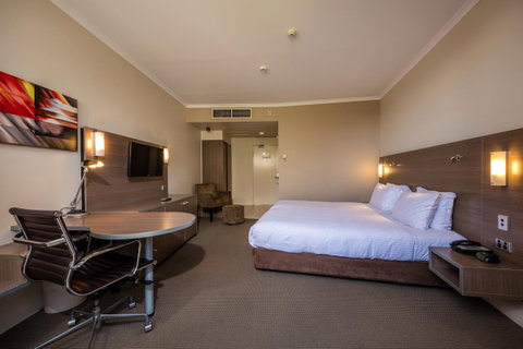 DoubleTree By Hilton Cairns - Australia Accommodation 24