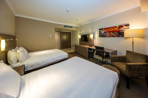 DoubleTree By Hilton Cairns - Australia Accommodation 12