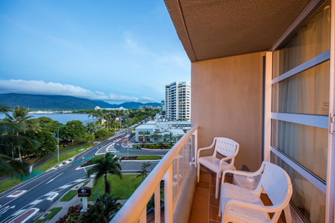 DoubleTree By Hilton Cairns - Australia Accommodation 25