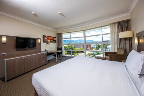 DoubleTree By Hilton Cairns - Australia Accommodation 11