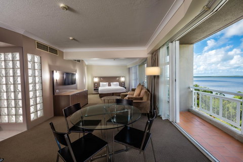 DoubleTree By Hilton Cairns - Australia Accommodation 17