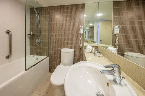 DoubleTree By Hilton Cairns - Australia Accommodation 36