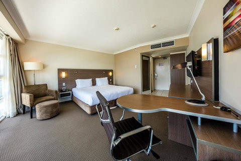 DoubleTree By Hilton Cairns - Australia Accommodation 21