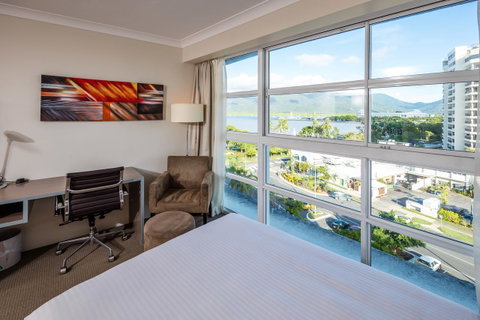 DoubleTree By Hilton Cairns - Australia Accommodation 35