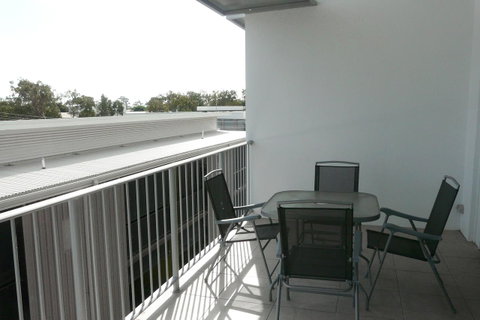 Monterey Apartments Moranbah - Australia Accommodation 2