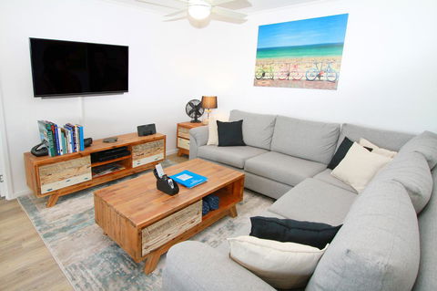 Narrowneck Court Holiday Apartments - Australia Accommodation 26