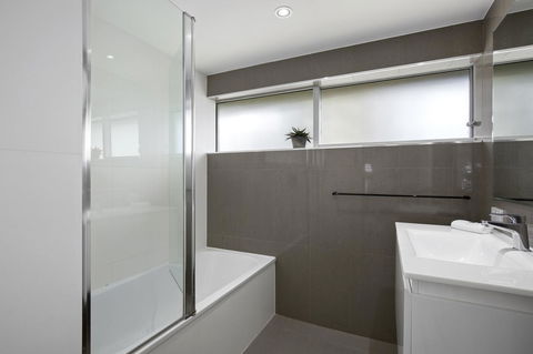 Narrowneck Court Holiday Apartments - Australia Accommodation 9