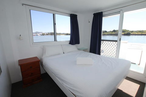 Coomera Houseboats - Australia Accommodation 14