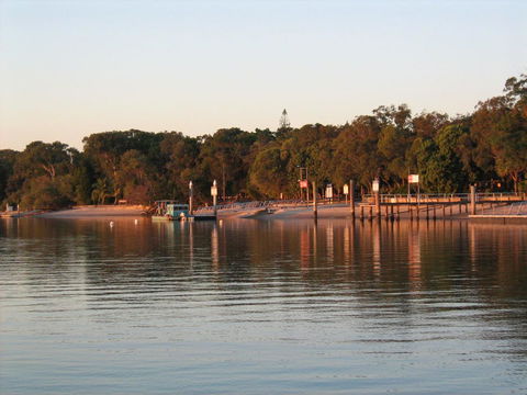 Coomera Houseboats - Australia Accommodation 2